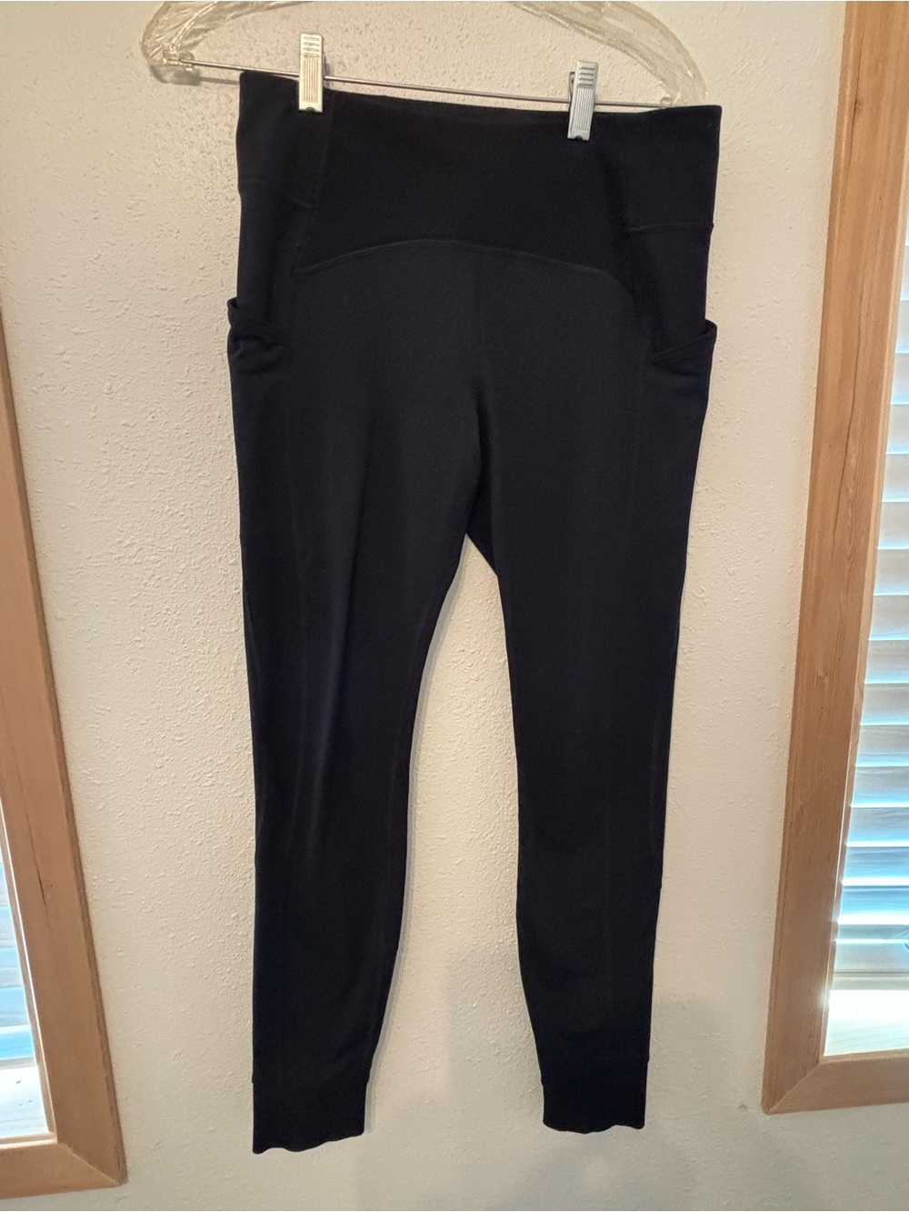 Brooks Run Happy Black High-Rise Leggings with Side Pockets - Picture 1 of 3